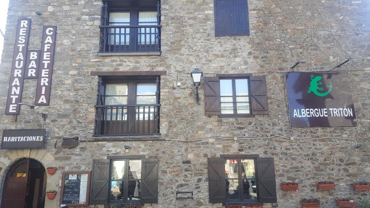 Albergue Triton - Villanúa Exterior foto